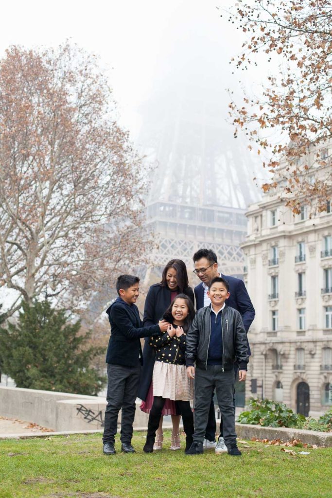 Eiffel Tower family photoshoot